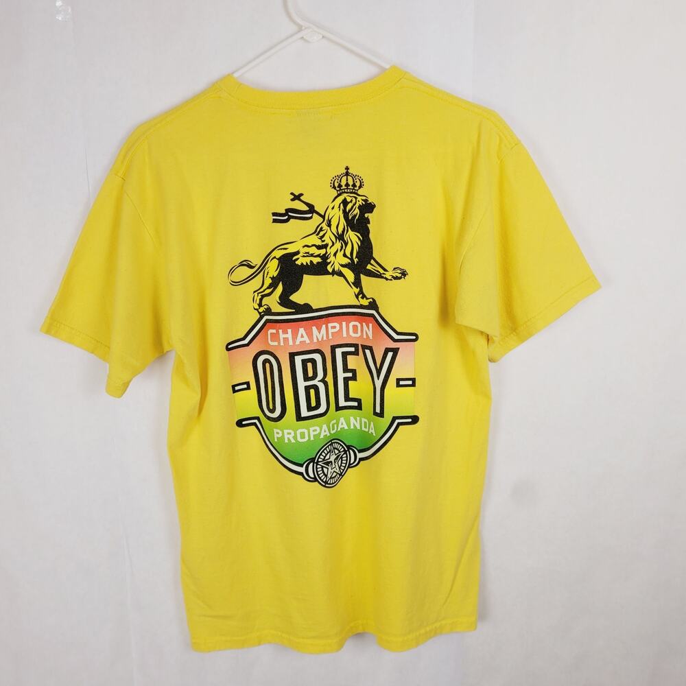 Obey yellow tshirt king lion graphic short sleeved size Medium Y2K Skater